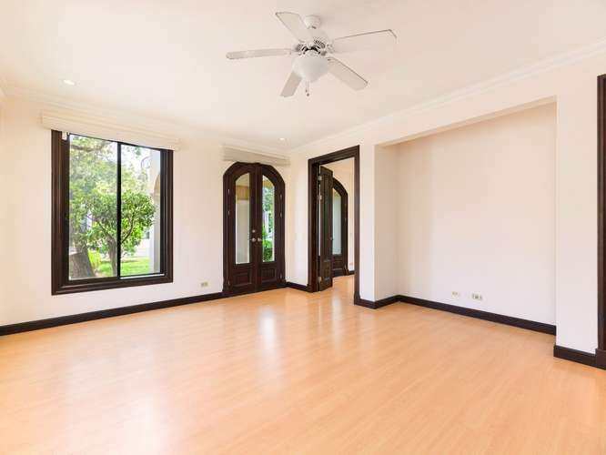 Venta de casa de lujo en Valle del Sol, Santa Ana - Imagen 4