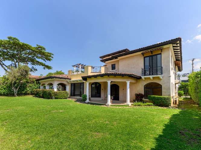Venta de casa de lujo en Valle del Sol, Santa Ana - Imagen 14