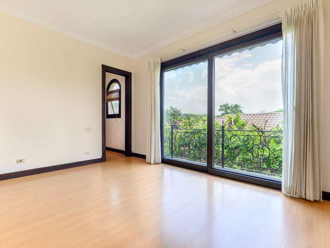 Venta de casa de lujo en Valle del Sol, Santa Ana - Imagen 11