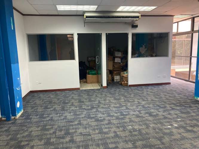 Oficina de 154m² en Sabana Sur con 3 parqueos  y seguridad 24 horas
