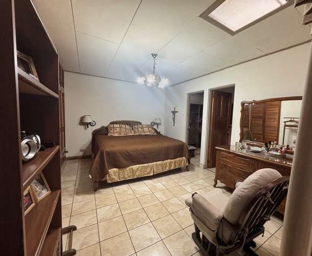 Casa de una planta con jardín y 4 estacionamientos en Guayabos, Curridabat, San José - Imagen 13