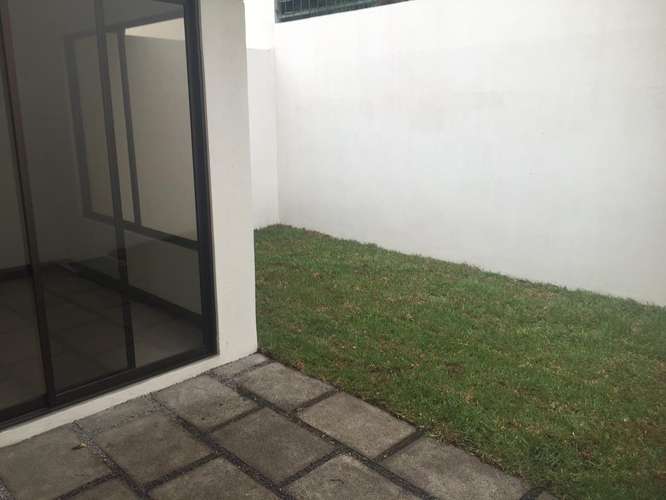 CASA EN ALQUILER EN GUACHIPELIN DE ESCAZU 