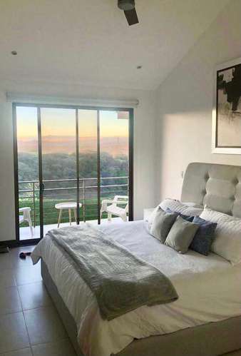 CASA EN ALQUILER EN GUACHIPELIN DE ESCAZU 