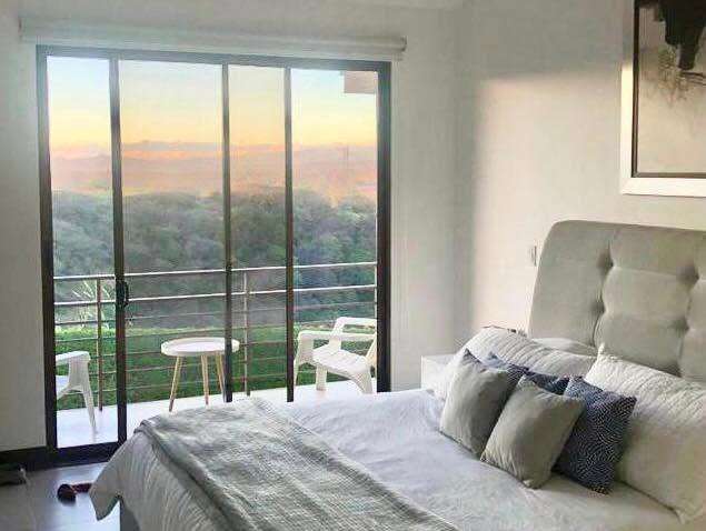 CASA EN ALQUILER EN GUACHIPELIN DE ESCAZU 