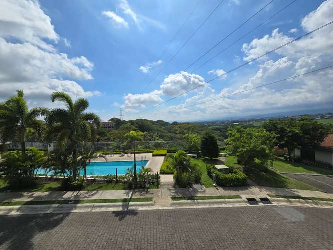 CASA EN ALQUILER EN GUACHIPELIN DE ESCAZU 