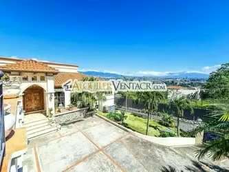 CASA DE 520 M2 CON VISTA Y 1.000 M2 LOTE X EL WORLD GYM GUACHIPELIN ESCAZU - Imagen 5