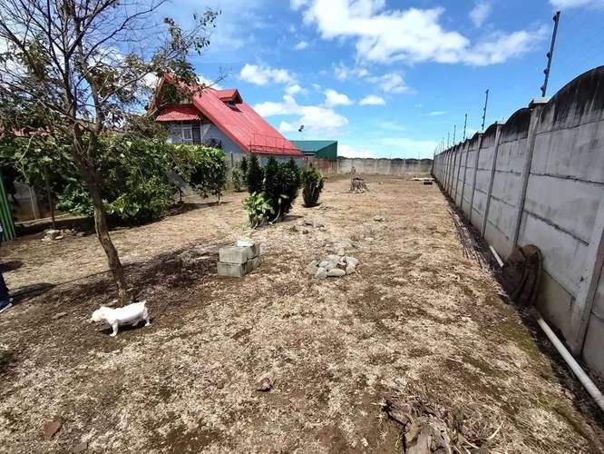 En venta lote grande con un apartamento en San Luis de Santo Domingo de Heredia P.P 43156 - Imagen 2