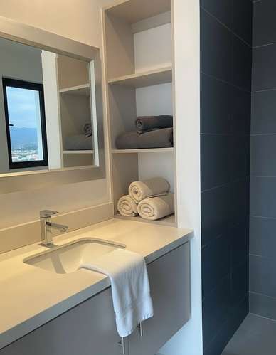Apartamento Amueblado de 1 Habitación en Pozos de Santa Ana con Balcón y Piscina