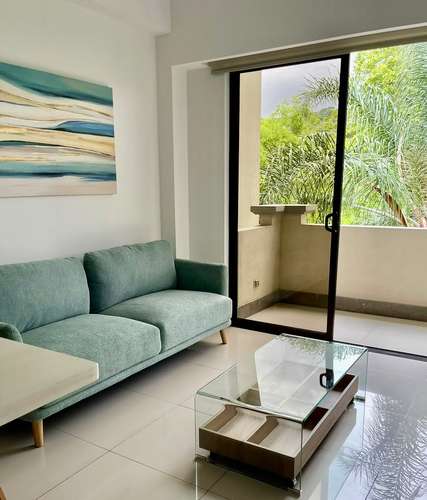 Apartamento Amueblado de 1 Habitación en Pozos de Santa Ana con Balcón y Piscina