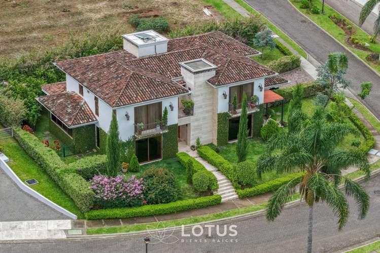 Casa en Venta en Colinas de Montealegre, Curridabat — 3 hab., Cód. AJ040 - Imagen 2