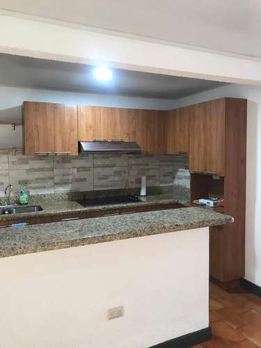 Se alquila casa en el centro de Moravia  - Imagen 4