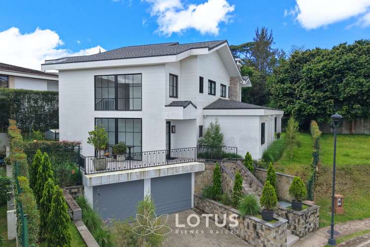 Casa en Venta en Condominio El Herrán, Curridabat — 5 hab., Cód. AJ036 - Imagen 2