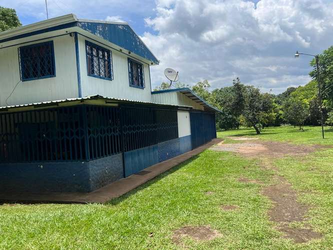 Venta de finca en Turrubares – Producción Agrícola, Casas y Piscina - Imagen 16