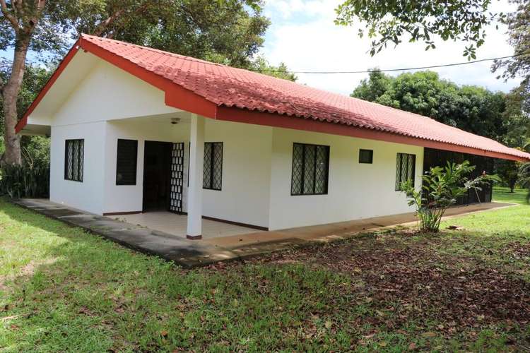Venta de finca en Turrubares – Producción Agrícola, Casas y Piscina - Imagen 11