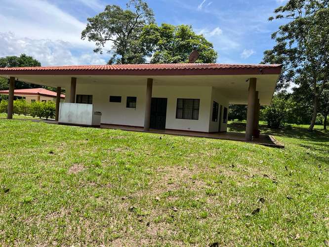 Venta de finca en Turrubares – Producción Agrícola, Casas y Piscina - Imagen 7