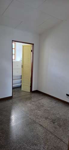 Apartamento en Alquiler de 3 habitaciones en Bello Horizonte, Escazú: balcón, vista a las montañas y excelente ubicación - Imagen 11