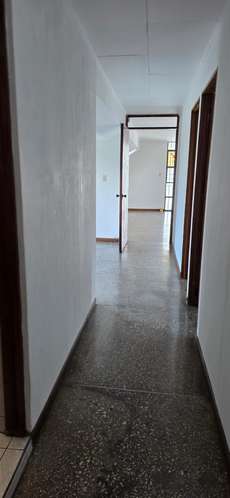 Apartamento en Alquiler de 3 habitaciones en Bello Horizonte, Escazú: balcón, vista a las montañas y excelente ubicación - Imagen 12