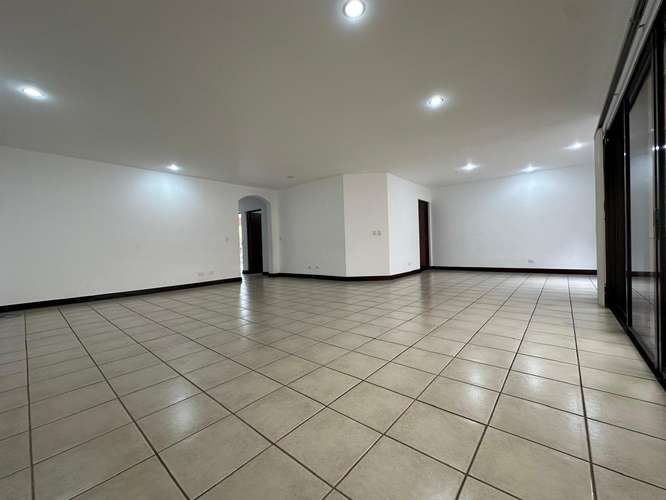 Alquiler de Casa en Condominio en Trejos Montealegre - Imagen 4