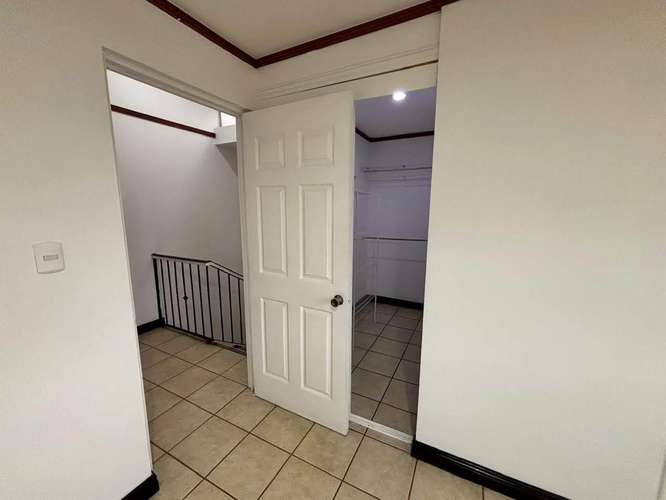 Alquiler y venta de casa independiente en RECIDENCIAL en ciudad Colón  - Imagen 19