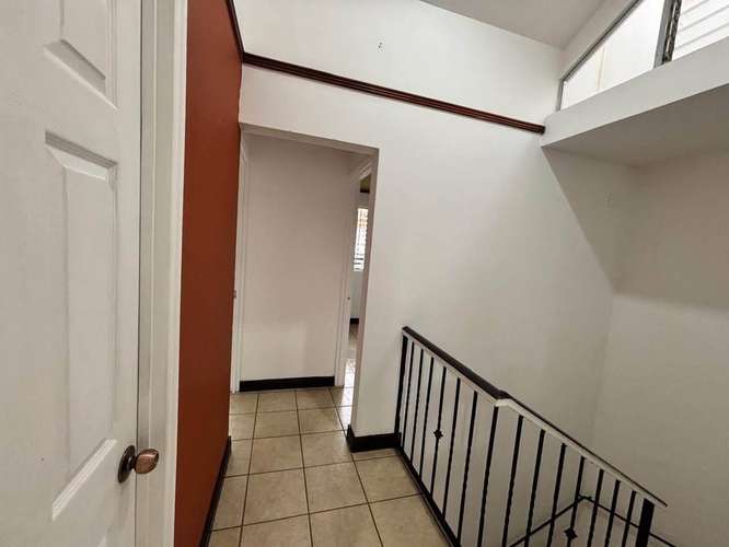 Alquiler y venta de casa independiente en RECIDENCIAL en ciudad Colón  - Imagen 2