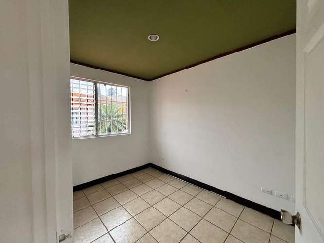 Alquiler y venta de casa independiente en RECIDENCIAL en ciudad Colón  - Imagen 6