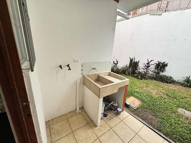 Alquiler y venta de casa independiente en RECIDENCIAL en ciudad Colón  - Imagen 17