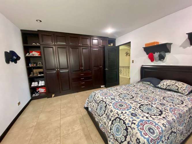 Exclusiva casa de lujo en condominio Francosta con 3 niveles, jardín y seguridad 24 horas - Imagen 10
