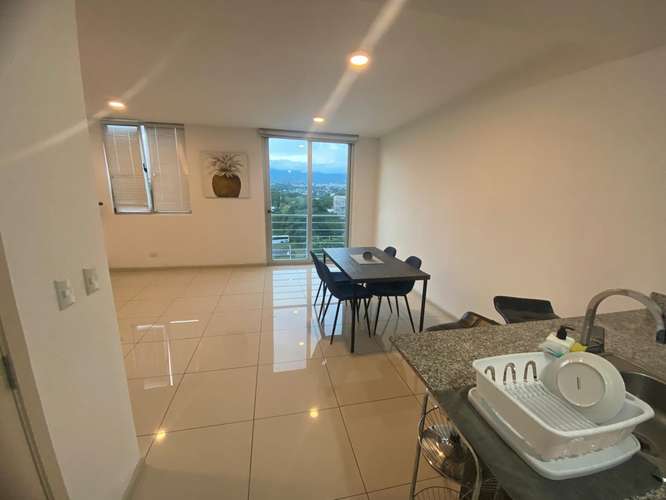 Alquiler de apartamento semiamueblado - Imagen 3