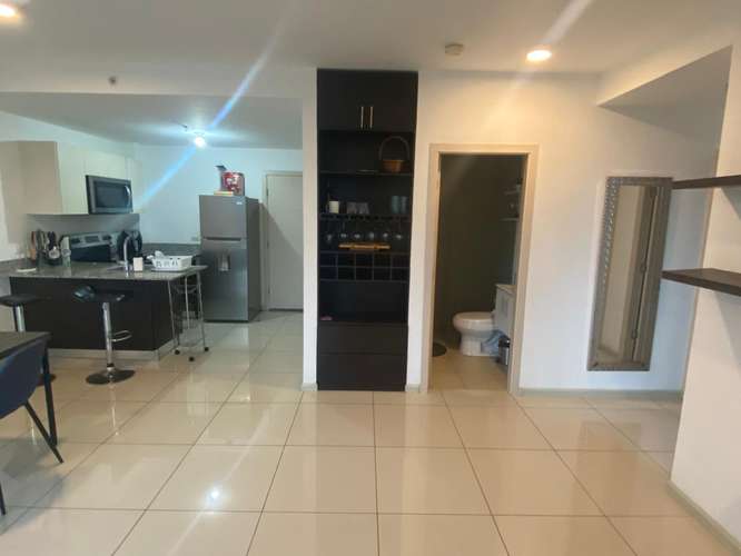 Alquiler de apartamento semiamueblado - Imagen 2