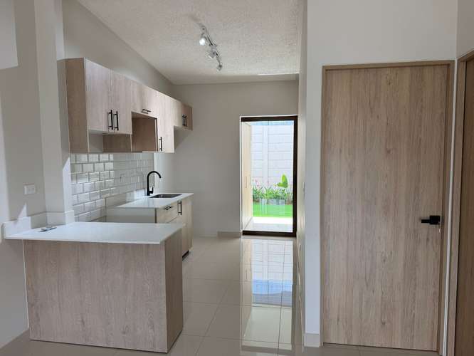Alquilo Casa 1 piso en San Francisco, Heredia, Condominio Arbora. Para estrenary con acabados de alta gama - Imagen 3