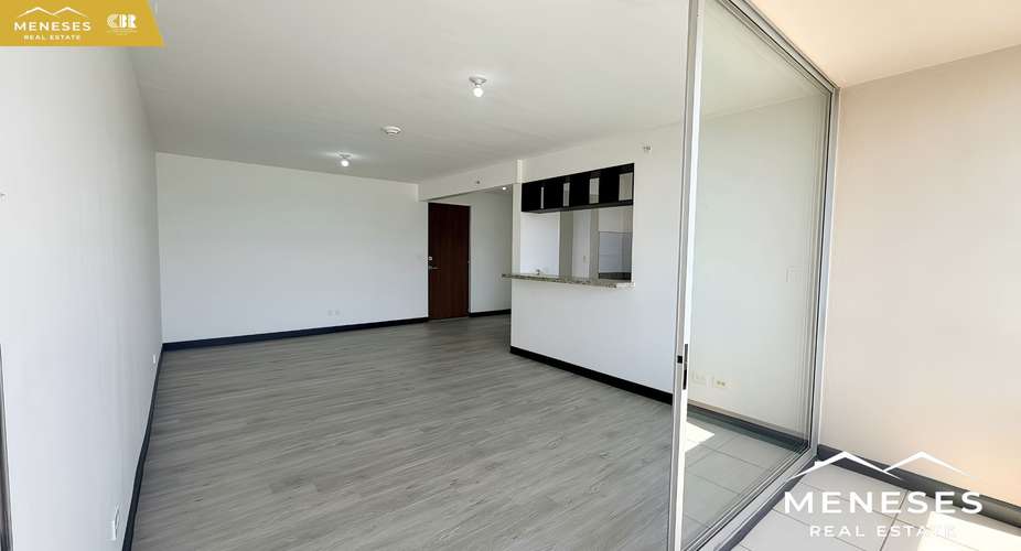 Venta Apartamento en Condominio Bellavista, Ulloa Heredia: 2 dormitorios, balcón y vistas a las montañas