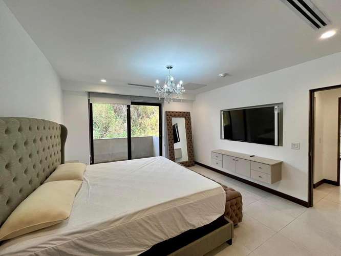 Bosques del Café, full amueblado, hermoso-lujoso-amplio, 3 hab, 2.5 baños, A/C, 2 balcones. - Imagen 9