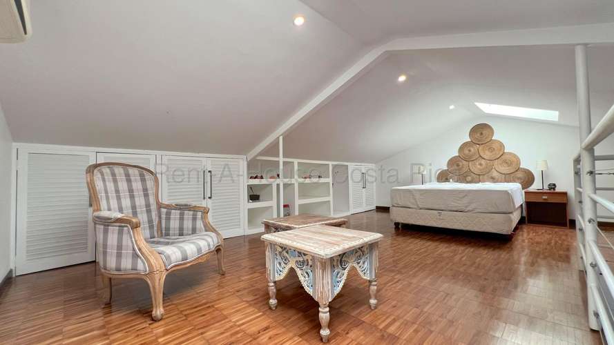Casa en Alquiler con 2 habitaciones y amplio ático | Condominio en Bello Horizonte, Escazú. - Imagen 15