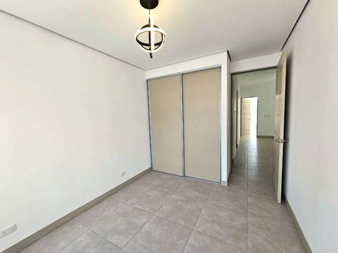 Guachipelín 3-10, vendo hermosa casa, LB, 3 hab, A/C, 2.5 baños, sala TV, terraza-patio, amenidades. - Imagen 12