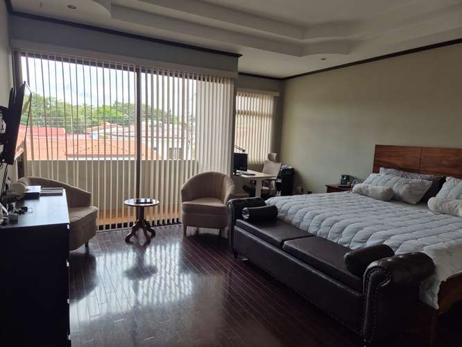 Casa amplia en condominio privado en Moravia | 3 habitaciones, sala de TV y hermosa vista - Imagen 13