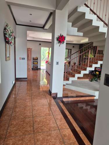 Casa amplia en condominio privado en Moravia | 3 habitaciones, sala de TV y hermosa vista - Imagen 7