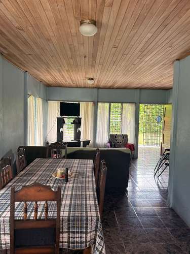 Casa De 4 Habitaciones Con Terreno De 6.000 M² En Cerro Cortés