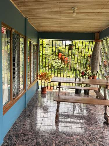 Casa De 4 Habitaciones Con Terreno De 6.000 M² En Cerro Cortés