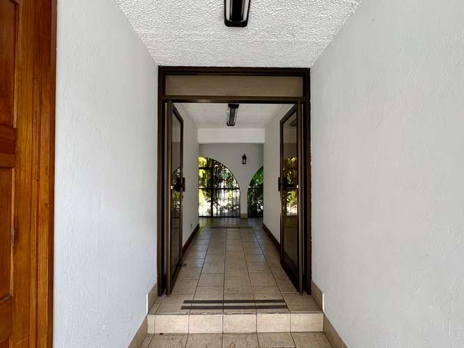 Alquiler de Casa para Oficinas o Comercio en Rohrmoser | 615 m² | 6 Parqueos | Cerca de Plaza Mayor - Imagen 20