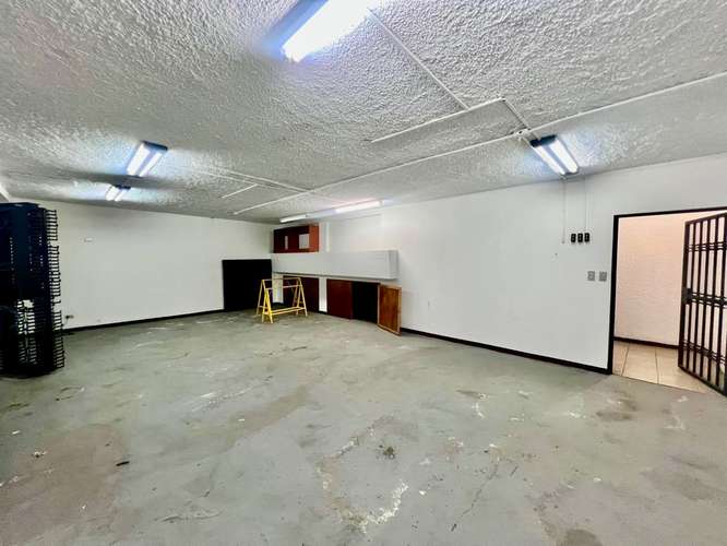 Alquiler de Casa para Oficinas o Comercio en Rohrmoser | 615 m² | 6 Parqueos | Cerca de Plaza Mayor - Imagen 19