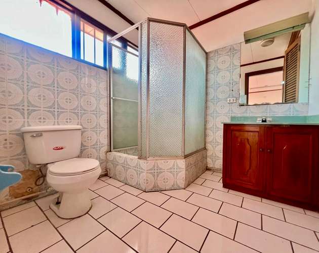 Alquiler de Casa para Oficinas o Comercio en Rohrmoser | 615 m² | 6 Parqueos | Cerca de Plaza Mayor - Imagen 15