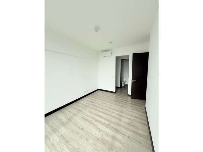 Renta de apartamento con vista Torre Rohrmoser - Imagen 14