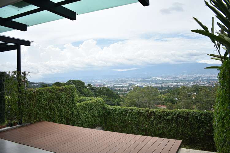 Casa Amoblada Con Una Vista Increible y Excellente Zona en Escazu! · San Antonio