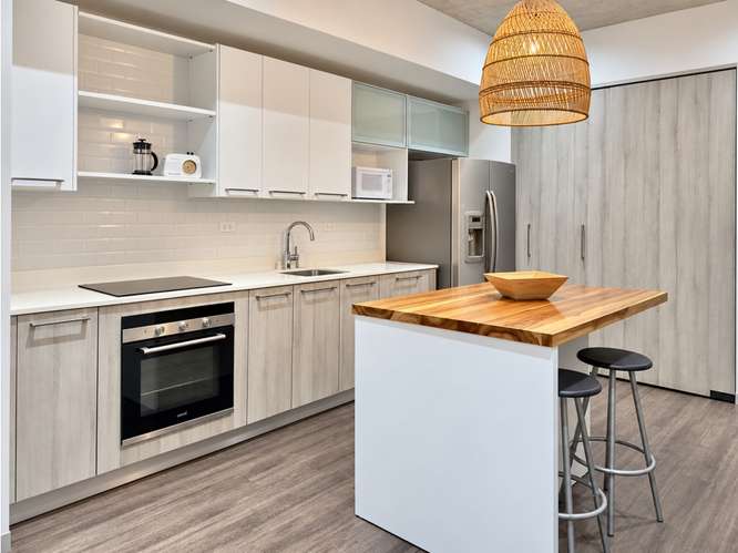 Alquiler de apartamento con jardín privado, céntrico - Imagen 3