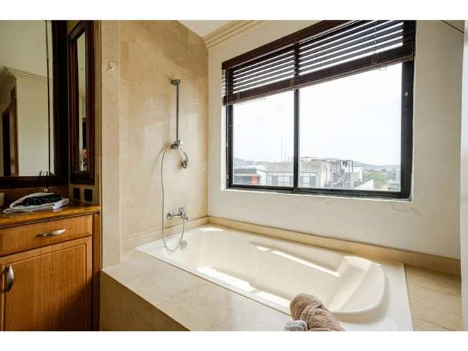 Apartamento amueblado a pasos de Avenida Escazú - Imagen 15