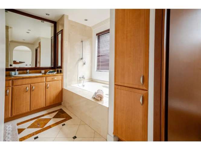 Apartamento amueblado a pasos de Avenida Escazú - Imagen 14