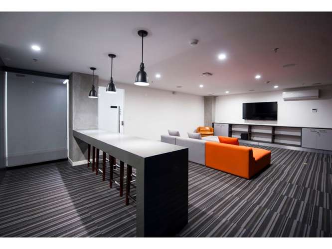 Apartamento en Escazu Village Amueblado con Bodega - Imagen 17