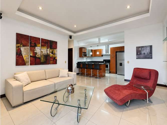 Apartamento amueblado con excelente ubicación, Escazú.