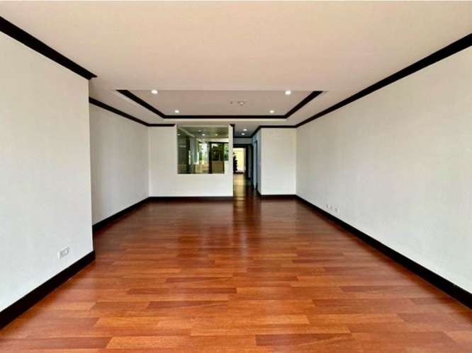 Elegante apartamento de 3 habitaciones, La Sabana (sin muebles) - Imagen 2