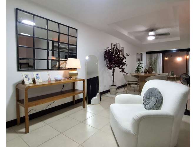 Town house familiar amueblado, Santa Ana ubicación céntrica - Imagen 3